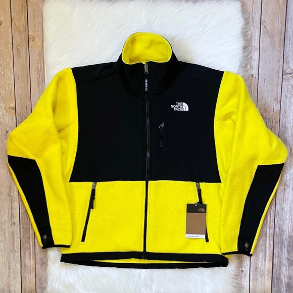 The North Face Women’s ‘95 Retro Denali Fleece Jacket In Lemon - Picture 2 of 7